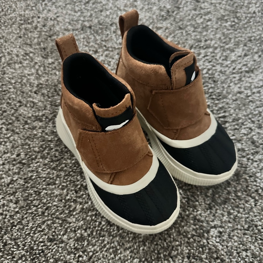 Sorel Kids Boots in Brown and Black